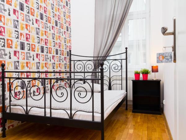 Retro Hostel : photo 1 de la chambre chambre simple avec salle de bains commune