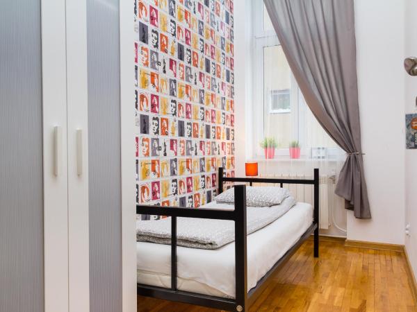 Retro Hostel : photo 4 de la chambre chambre simple avec salle de bains commune