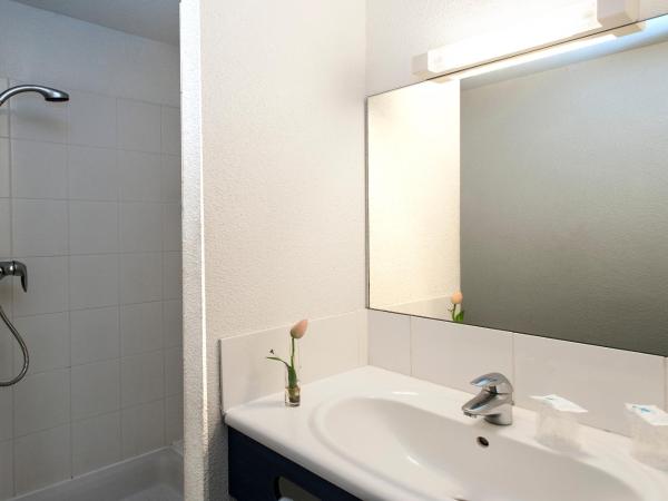 Brit Hotel Essentiel Saint-Flour : photo 5 de la chambre chambre double standard