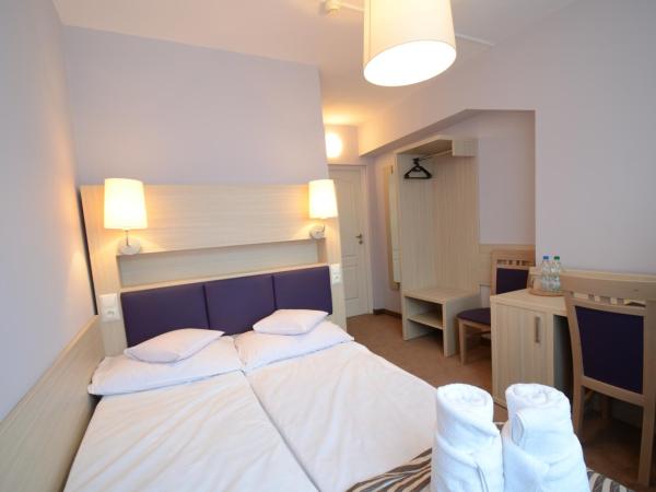 Hotel PZMot : photo 3 de la chambre chambre double (1-2 adultes)