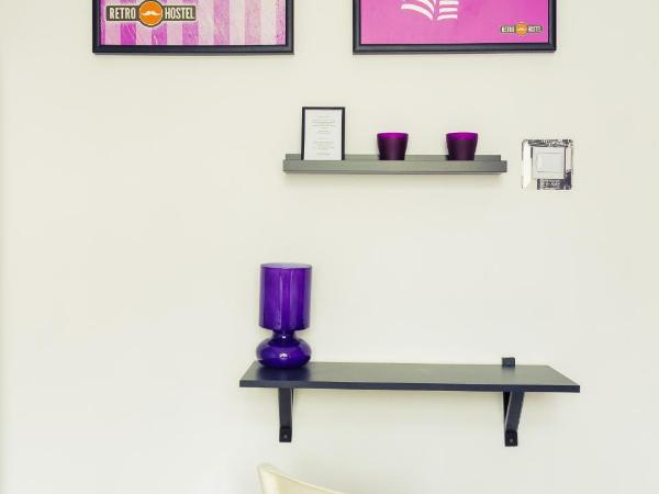 Retro Hostel : photo 1 de la chambre chambre lits jumeaux avec salle de bains commune