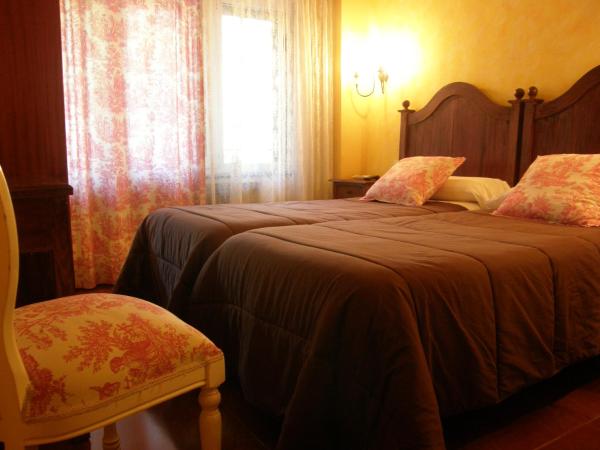 Hostal Goya Suites : photo 5 de la chambre chambre double ou lits jumeaux