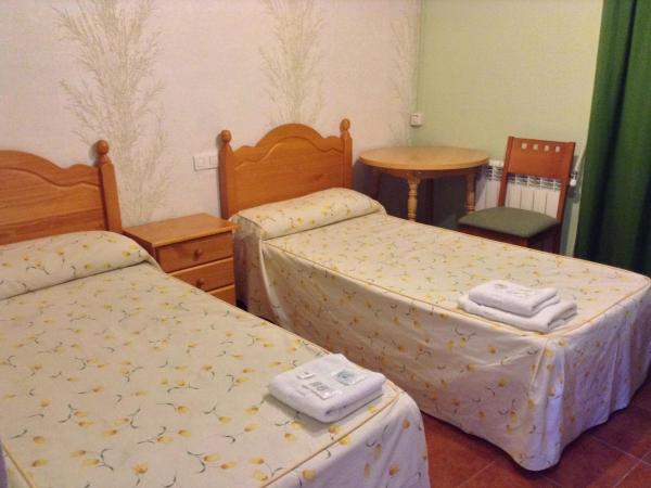 Pensión Matilde : photo 3 de la chambre chambre double ou lits jumeaux