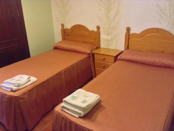 Pensión Matilde : photo 5 de la chambre chambre double ou lits jumeaux