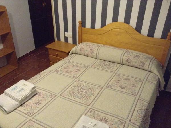 Pensión Matilde : photo 2 de la chambre chambre double ou lits jumeaux