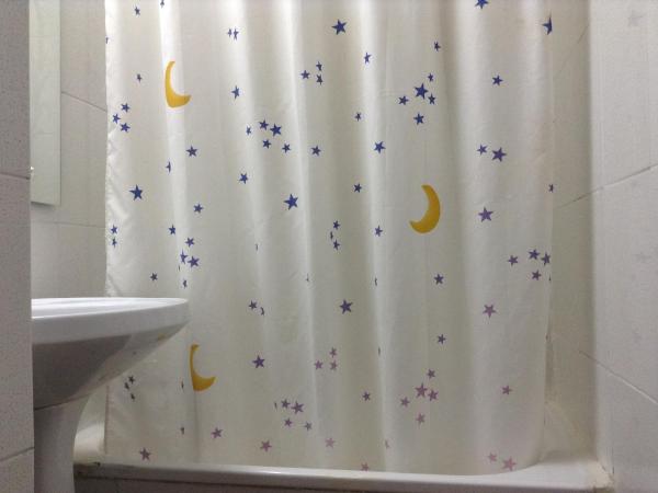 Pensión Matilde : photo 8 de la chambre chambre double ou lits jumeaux