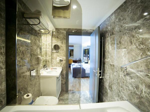 Ankacity Suit Flat : photo 4 de la chambre suite d'angle avec baignoire spa