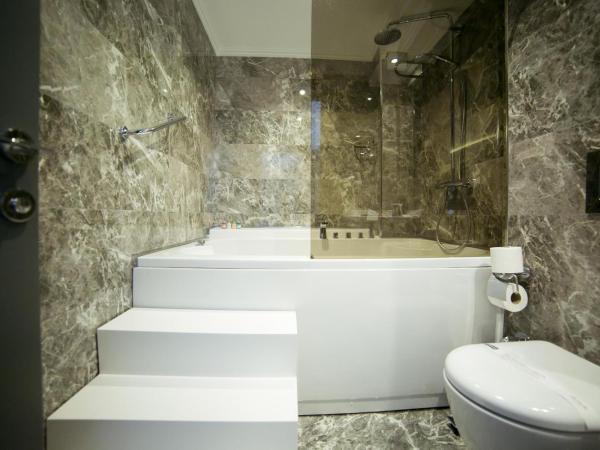 Ankacity Suit Flat : photo 5 de la chambre suite d'angle avec baignoire spa