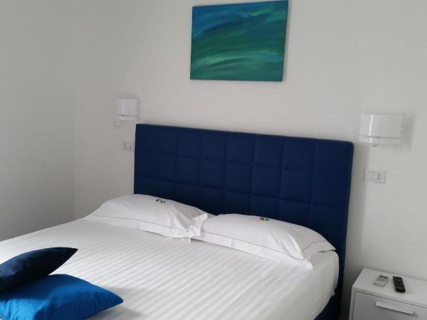 Etna Suite Group : photo 3 de la chambre chambre quadruple avec balcon