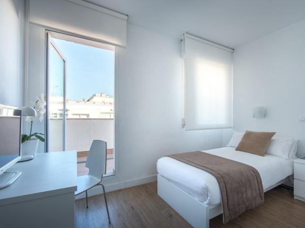 NeoMagna Madrid : photo 4 de la chambre chambre simple supérieure avec terrasse