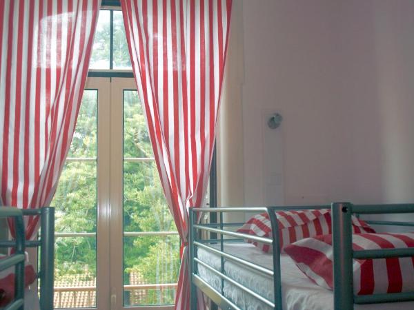 Hostel 402 : photo 9 de la chambre dortoir mixte de 4 lits