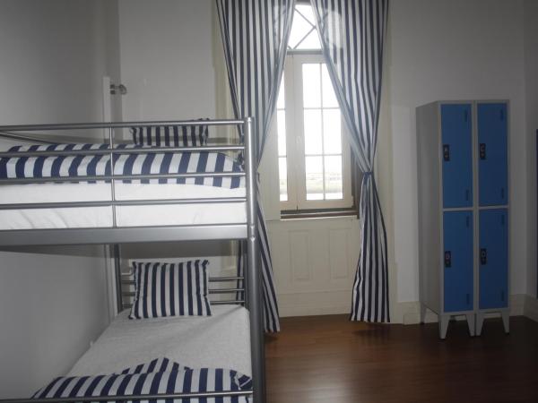 Hostel 402 : photo 8 de la chambre dortoir mixte de 4 lits