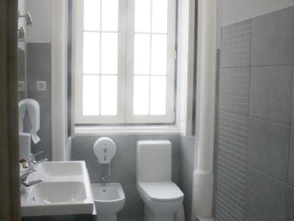 Hostel 402 : photo 2 de la chambre dortoir mixte