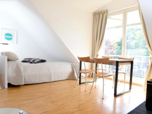 Parkside Apartment House : photo 3 de la chambre appartement en duplex avec balcon