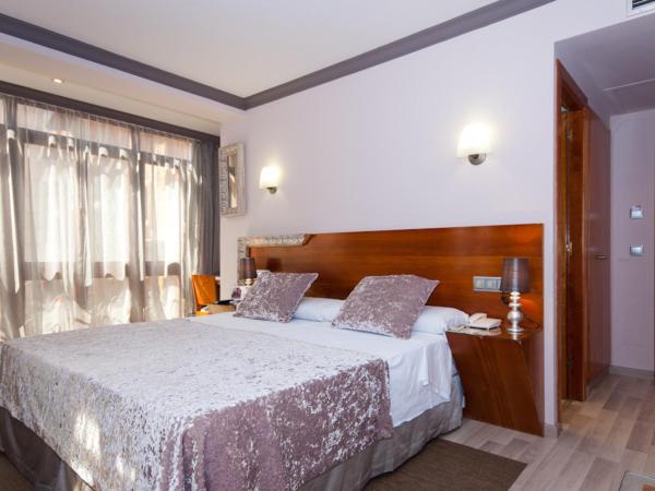 Hotel Vetusta : photo 5 de la chambre chambre lits jumeaux