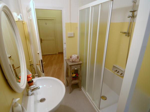 Albergo Novecento : photo 3 de la chambre chambre simple avec salle de bains commune