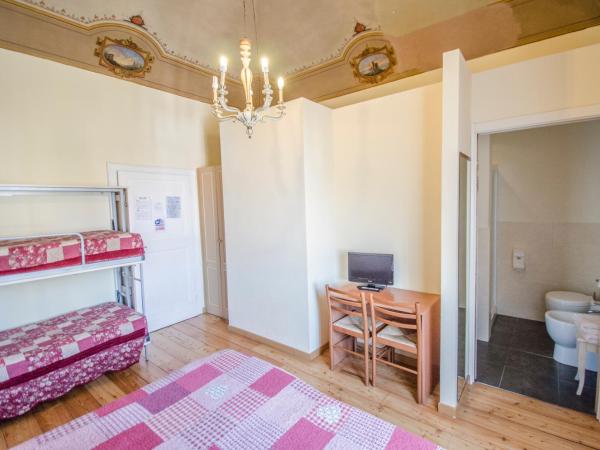 Hotel Iris : photo 3 de la chambre chambre triple