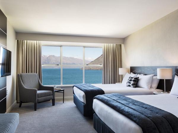 Mercure Queenstown Resort : photo 3 de la chambre chambre supérieure avec 2 lits queen-size - vue sur lac