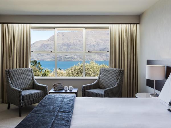 Mercure Queenstown Resort : photo 5 de la chambre chambre supérieure avec 2 lits queen-size - vue sur lac