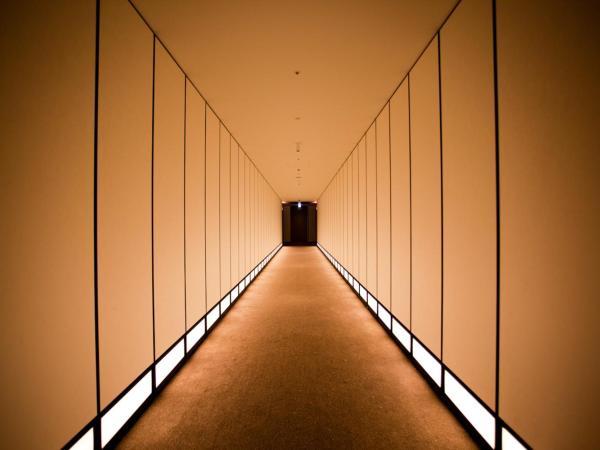 Andaz Tokyo - A Concept by Hyatt : photo 8 de la chambre chambre lit king-size - vue sur baie