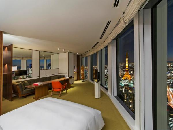 Andaz Tokyo - A Concept by Hyatt : photo 5 de la chambre chambre lit king-size de luxe - vue sur tour