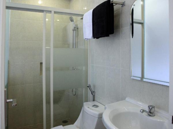 Nite & Day Surabaya - Gunungsari : photo 6 de la chambre chambre double