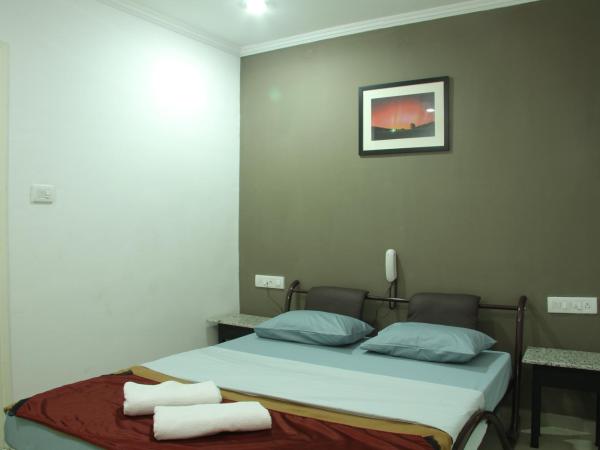 Deccan Comforts : photo 3 de la chambre chambre double de luxe - climatisation