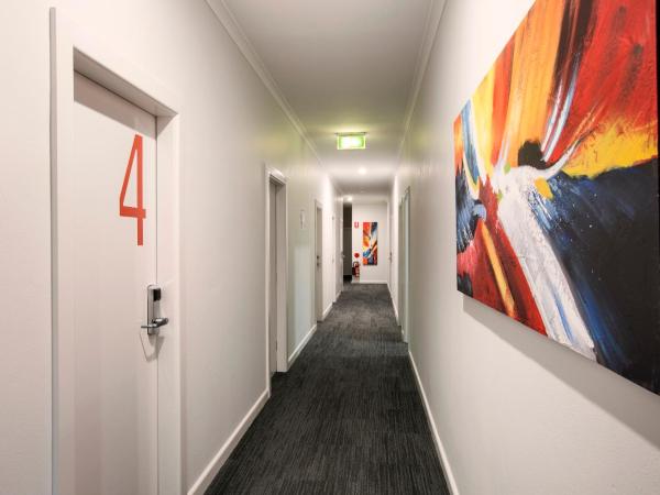 Greenacre Hotel : photo 6 de la chambre studio familial avec salle de bains privative