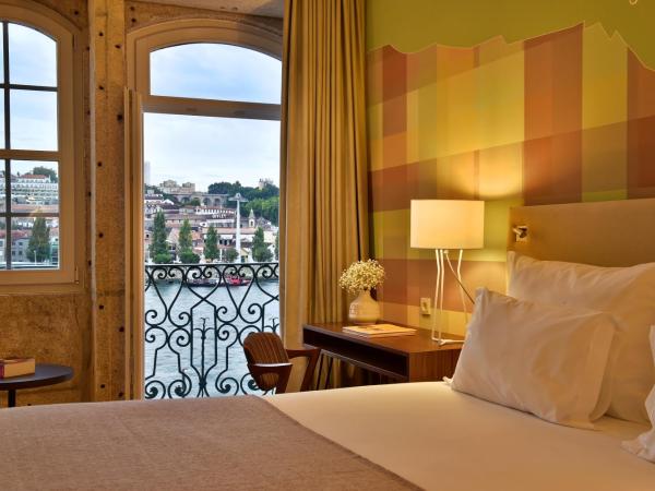 Pestana Vintage Porto Hotel & World Heritage Site : photo 5 de la chambre chambre double ou lits jumeaux vintage avec balcon - vue sur rivière