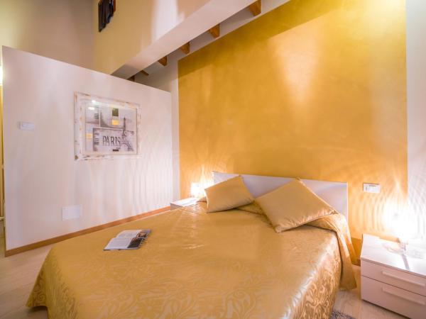 Agriturismo Ca' La Pergola : photo 2 de la chambre grande chambre double - vue sur jardin