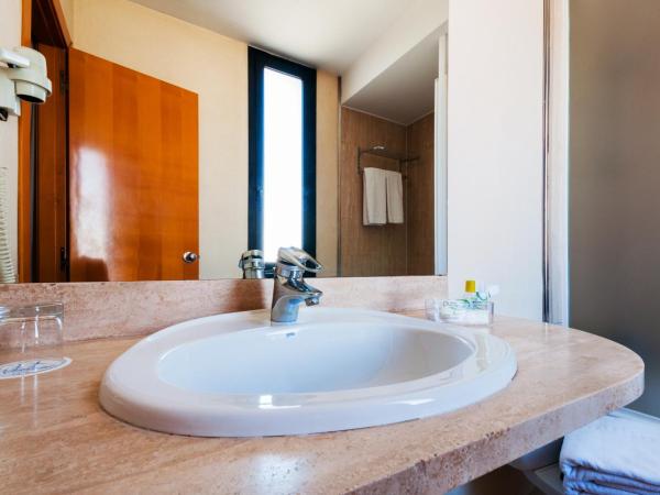 Hotel Villacarlos : photo 9 de la chambre chambre double ou lits jumeaux