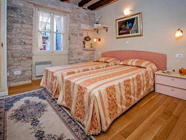 Residence MARCO POLO Centro Storico : photo 7 de la chambre chambre double confort avec kitchenette