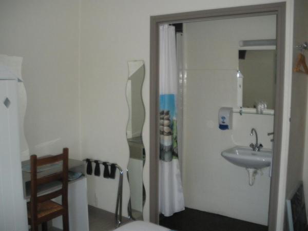 Hotel Du Port : photo 3 de la chambre chambre familiale classique