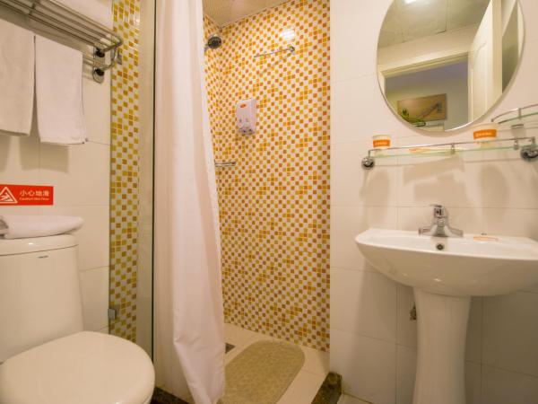 Home Inn Chongqing Shaping Park : photo 3 de la chambre chambre affaires lit queen-size