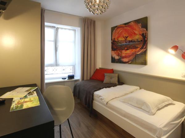 Hotel Roses : photo 4 de la chambre chambre simple