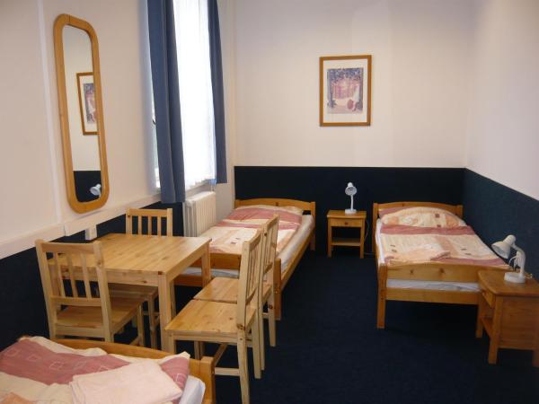 Hotel Hasa : photo 2 de la chambre chambre quadruple