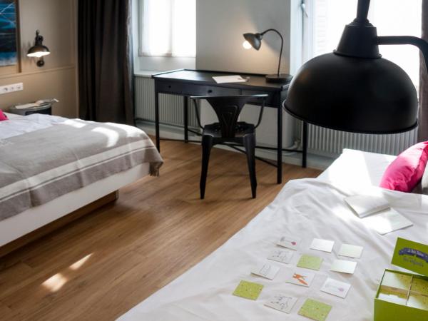 Hotel Roses : photo 7 de la chambre chambre triple