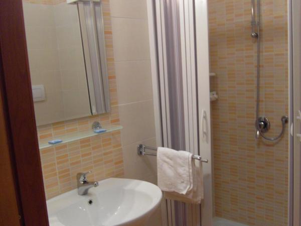 B&B Santa Rosa : photo 10 de la chambre chambre double deluxe avec douche