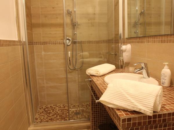 Base Napoli Mergellina : photo 10 de la chambre chambre triple confort avec balcon