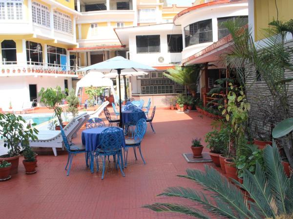 Hotel Woodland Kathmandu : photo 3 de la chambre chambre familiale (2 adultes et 2 enfants)