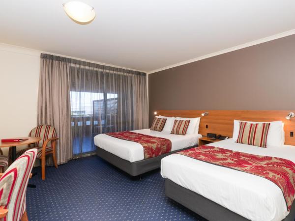 Heartland Hotel Auckland Airport : photo 2 de la chambre hébergement supérieur plus lit queen-size et lit simple
