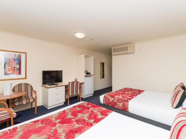Heartland Hotel Auckland Airport : photo 2 de la chambre studio supérieur avec 2 lits queen-size