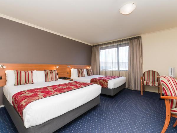 Heartland Hotel Auckland Airport : photo 2 de la chambre studio standard avec 2 lits queen-size