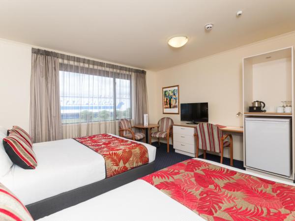 Heartland Hotel Auckland Airport : photo 4 de la chambre studio supérieur avec 2 lits queen-size