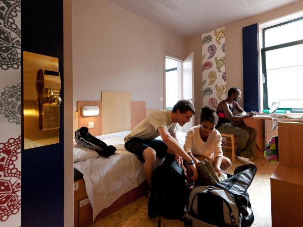 Sleep Well Youth Hostel : photo 1 de la chambre lit simple dans dortoir féminin de 3 lits