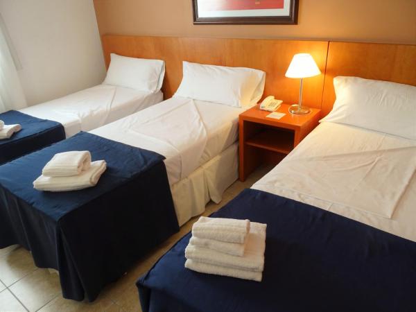 Hotel UTHGRA de las Luces : photo 2 de la chambre chambre triple standard