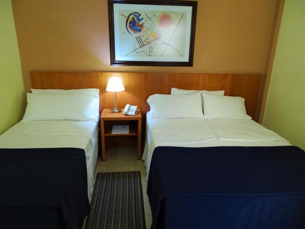 Hotel UTHGRA de las Luces : photo 1 de la chambre chambre familiale