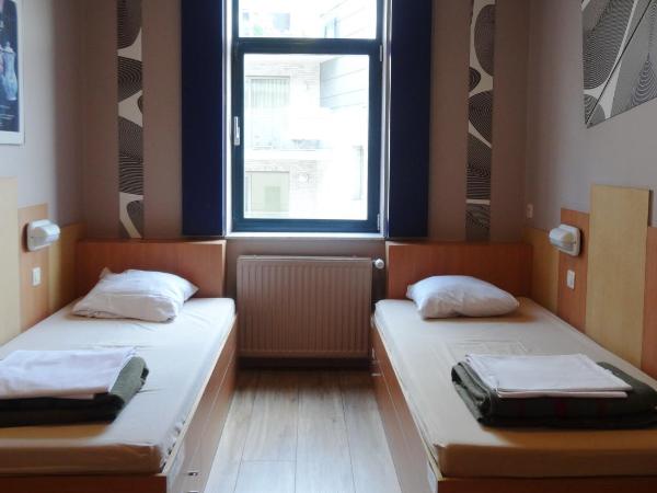 Sleep Well Youth Hostel : photo 1 de la chambre chambre lits jumeaux