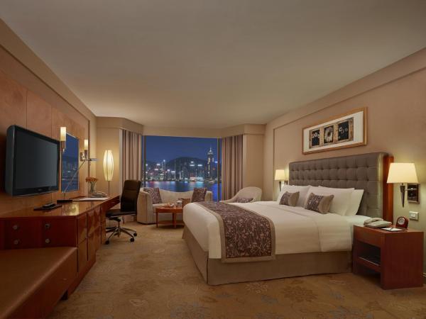 Kowloon Shangri-La, Hong Kong : photo 5 de la chambre chambre lit king-size deluxe - vue sur port