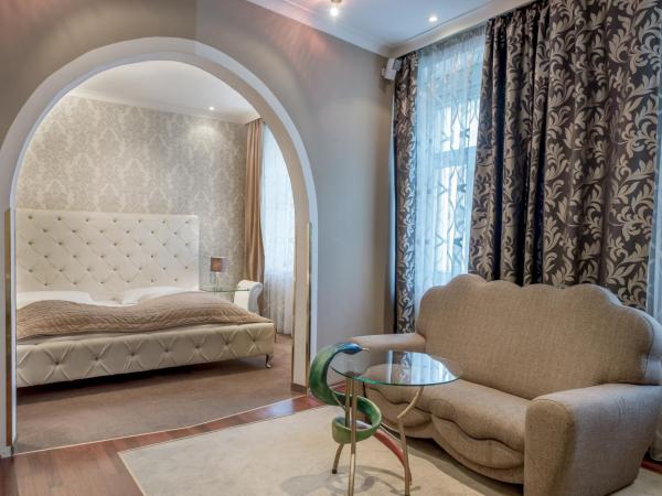 Altstadthotel Wolf-Dietrich : photo 8 de la chambre suite